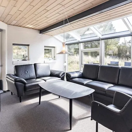 Renovated Retreat Near - By Traum