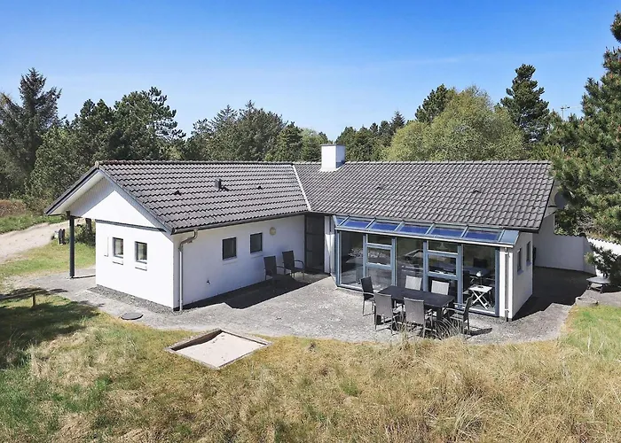 Renovated Retreat Near - By Traum