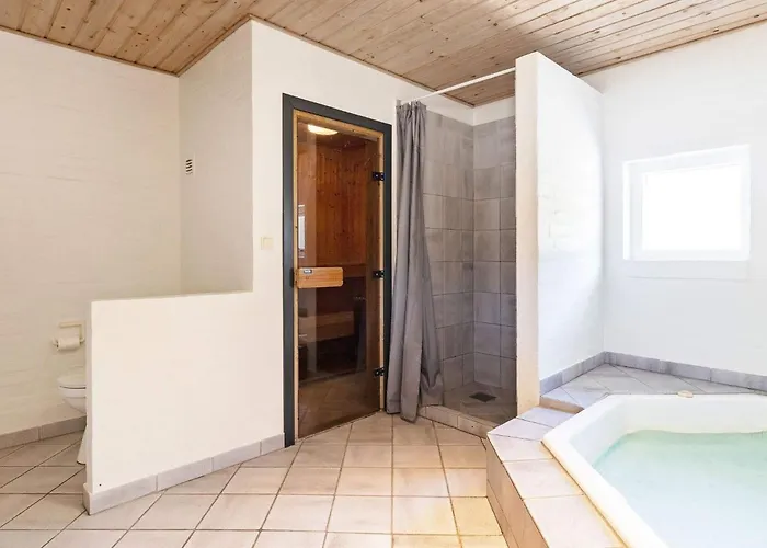 Renovated Retreat Near - By Traum