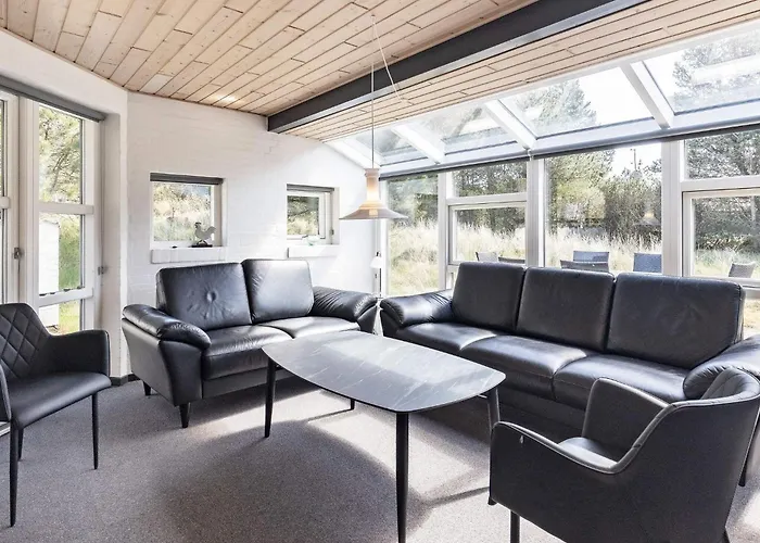 Renovated Retreat Near - By Traum